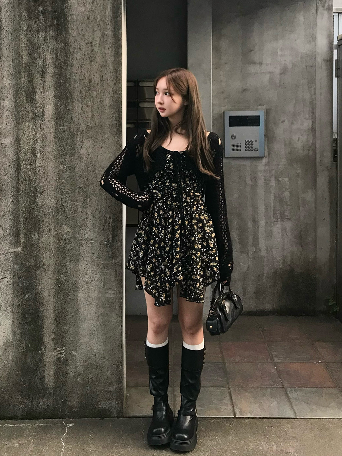 アンバランスヘムフラワーミニワンピース