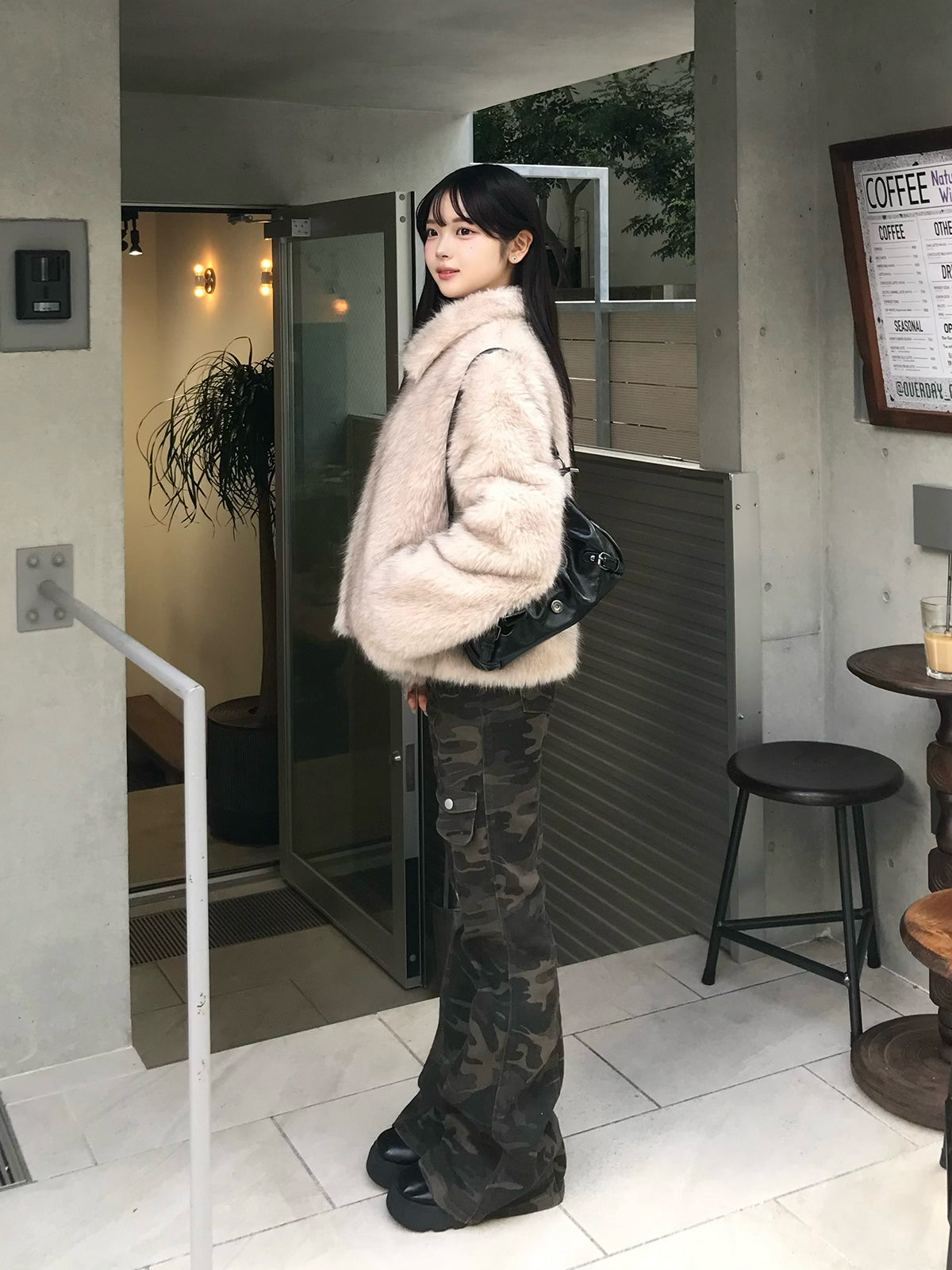 迷彩喇叭牛仔裤