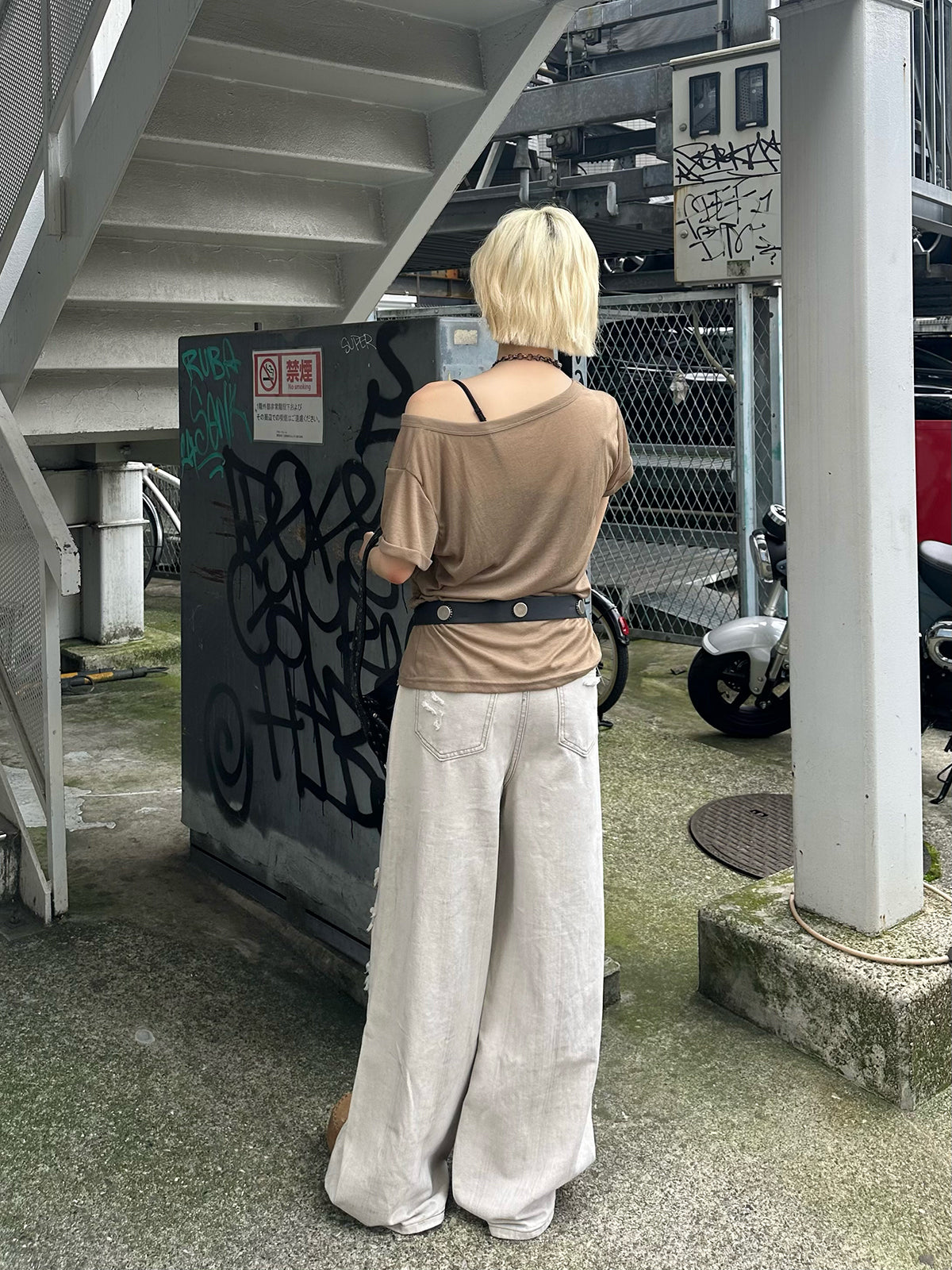 ハイダメージグレーワイドデニムパンツ