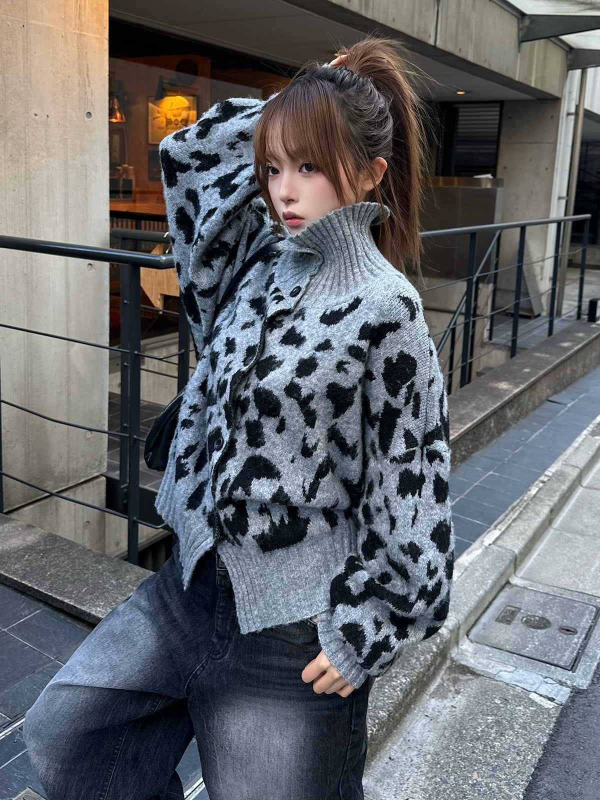 マークアンドロナレオパード柄タートルネックニット レオパードネックニットカーディガン – ANDOR ONLINE