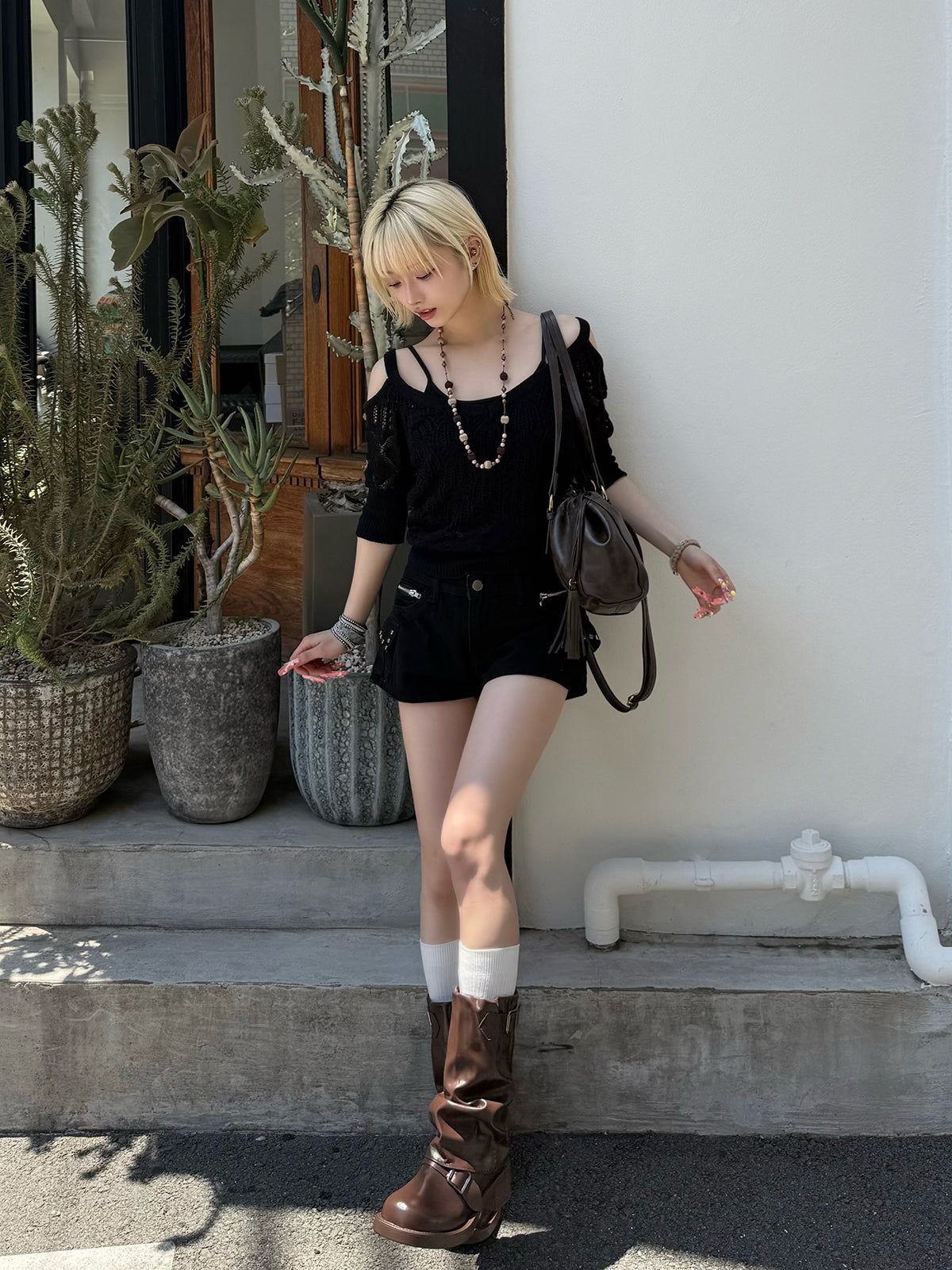 铆钉工装牛仔短裤