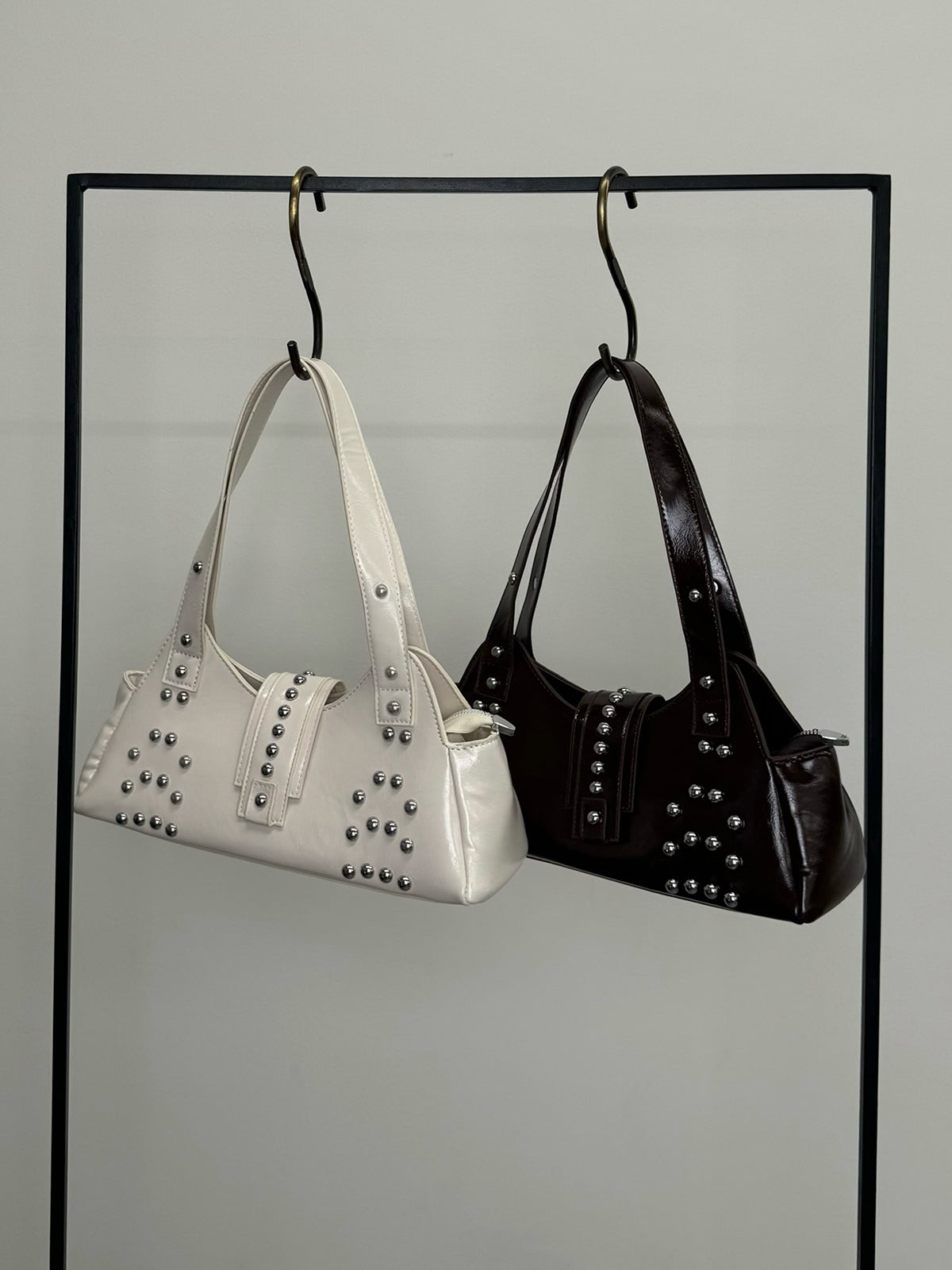 レザータッチスタッズハンドバッグ – ANDOR ONLINE