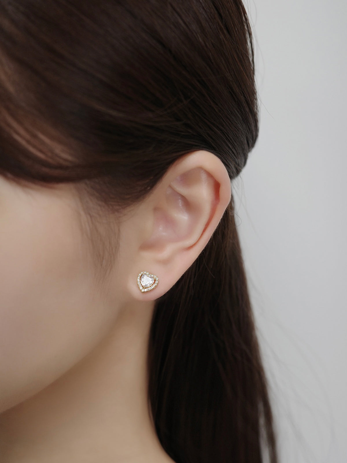 クリスタルハートマグネットピアス – ANDOR ONLINE