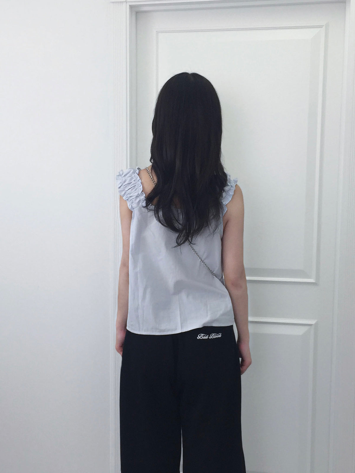 フリルショルダーノースリーブブラウス