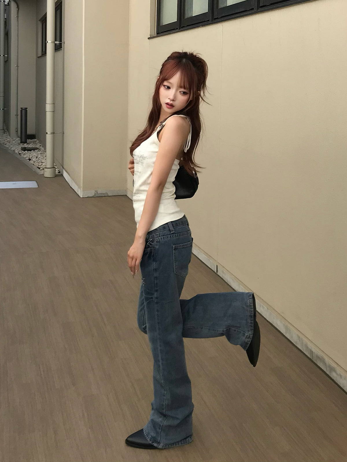 ローライズストーンセミフレアデニムパンツ