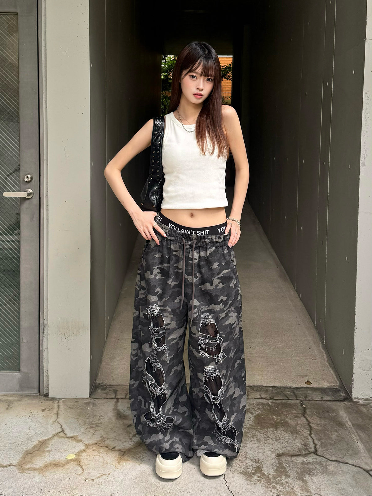 カモフラージュダメージワイドドロストパンツ