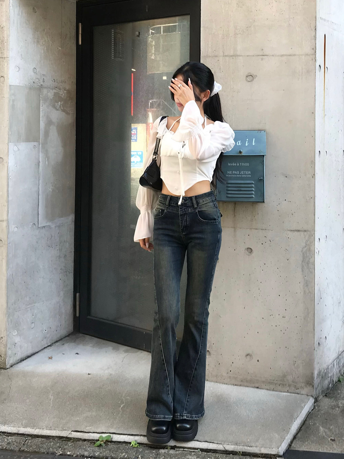 トライアングルフレアデニムパンツ – ANDOR ONLINE 