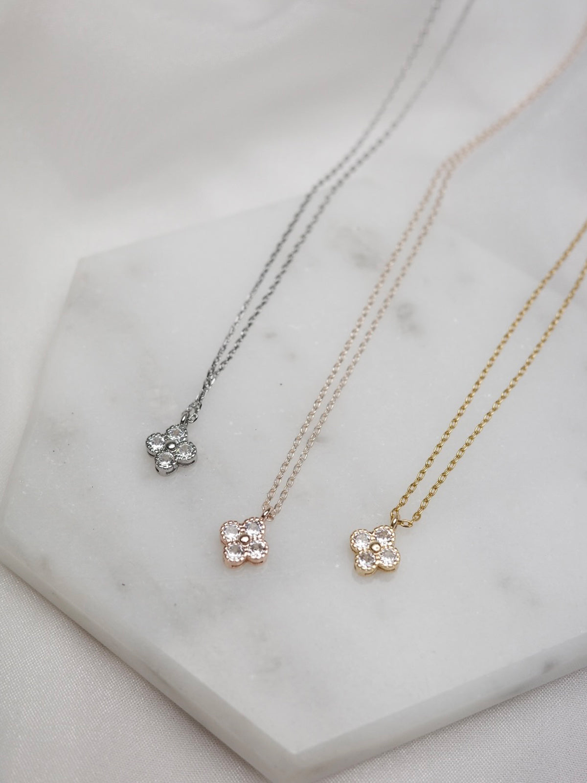 クロヴィアネックレス