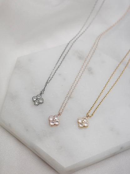 クロヴィアネックレス