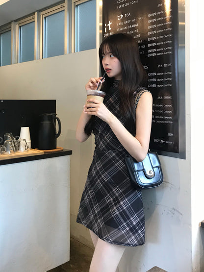 Sleeveless check tight mini dress