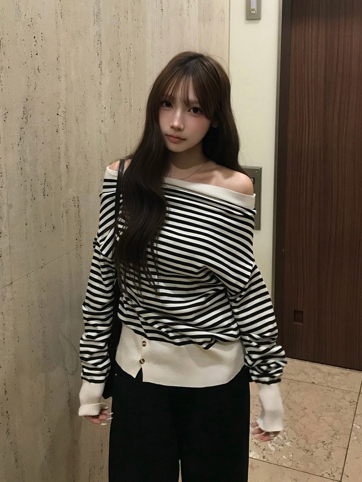 オフショルボーダーボタンニット