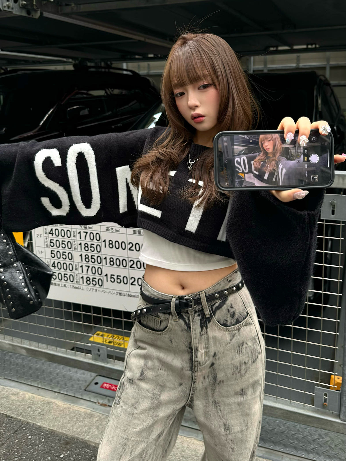 ビッグロゴショートニット