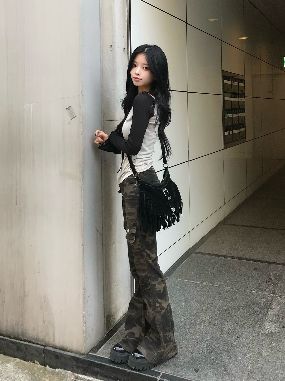 迷彩喇叭牛仔裤