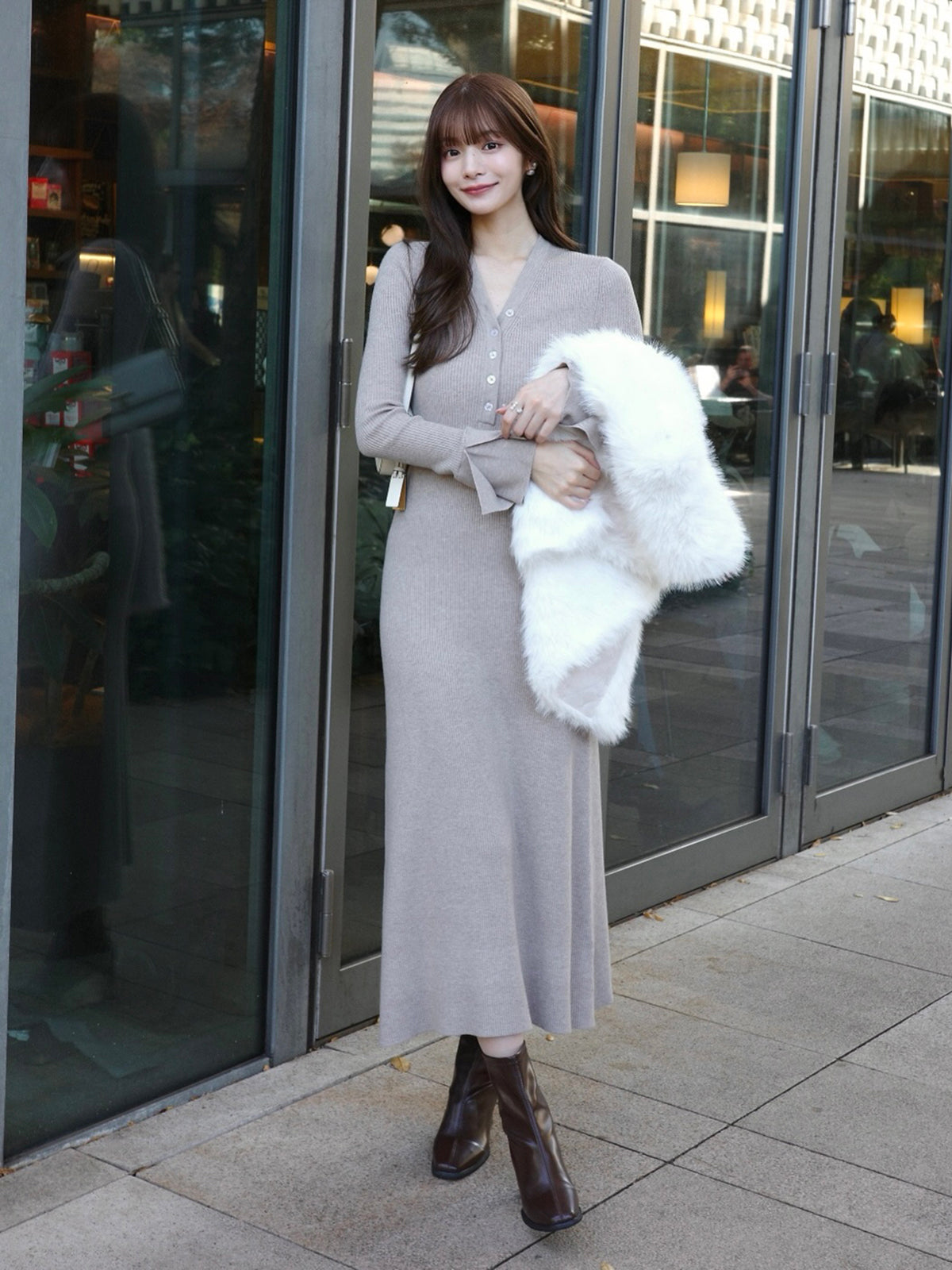 Holiday&Holidayフロントボタンフレアニットワンピース フロントボタンフレアニットワンピース【12月中旬予約】 – ANDOR ONLINE