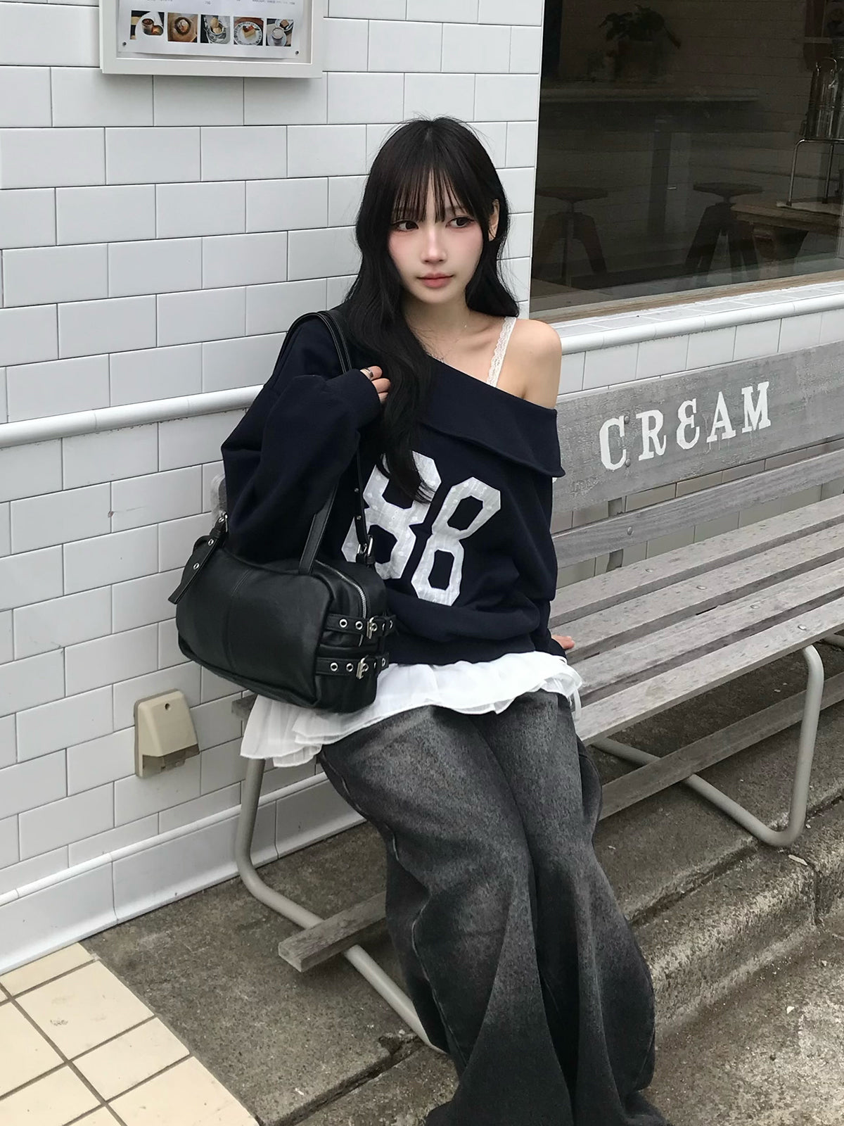 レースロゴオフショルスウェット