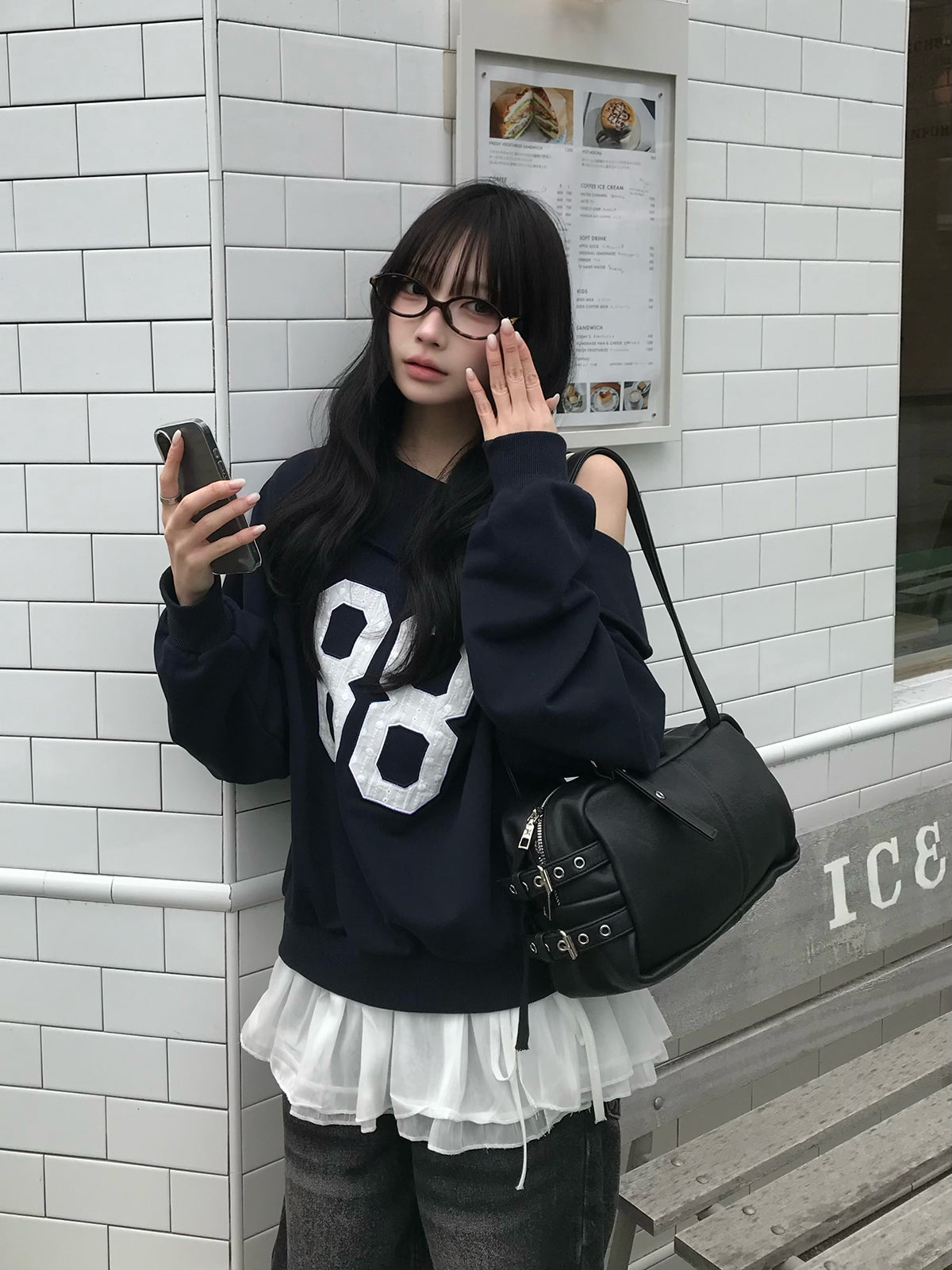 レースロゴオフショルスウェット