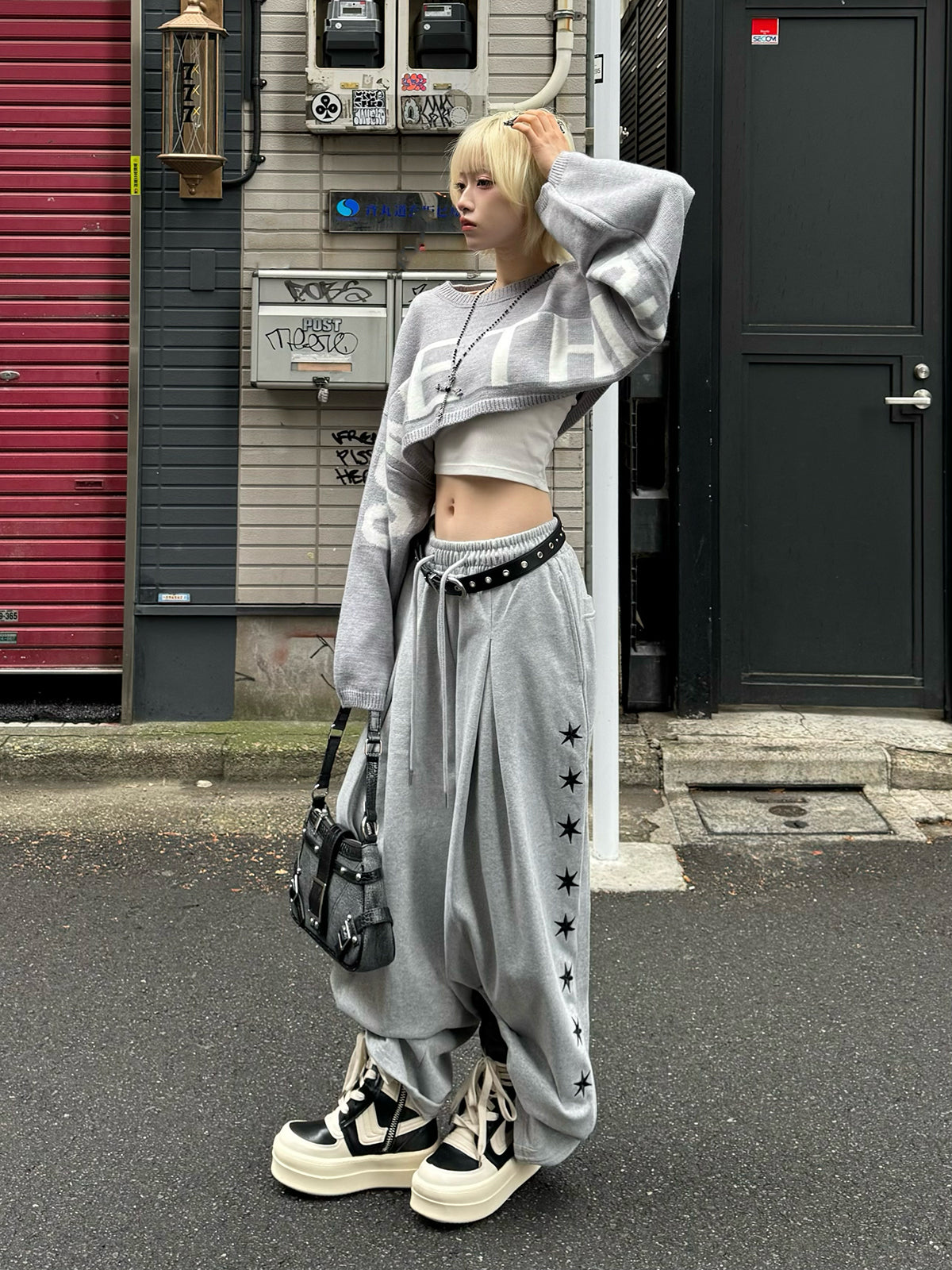 ビッグロゴショートニット