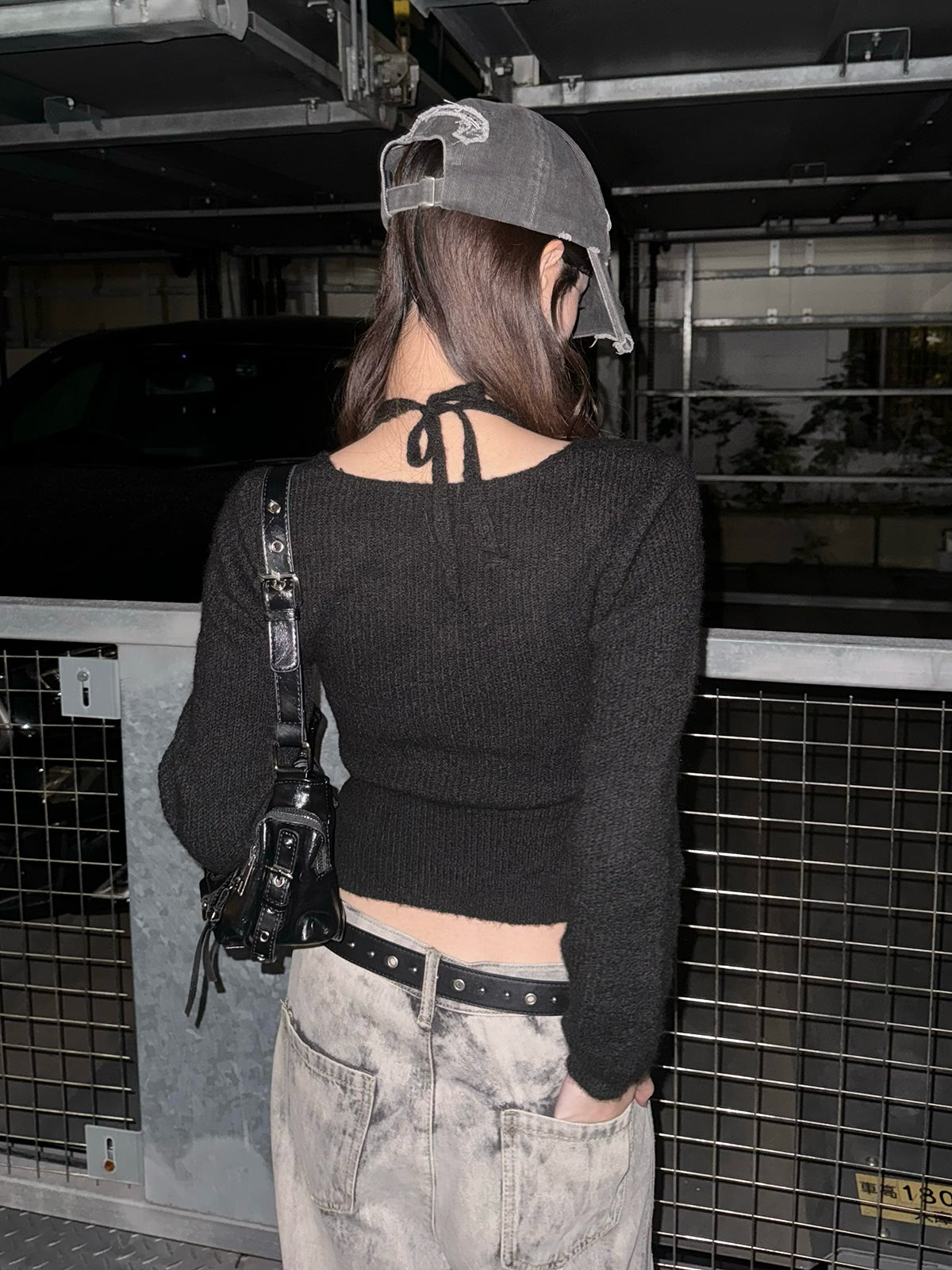 ホルターネックカシュクールニット