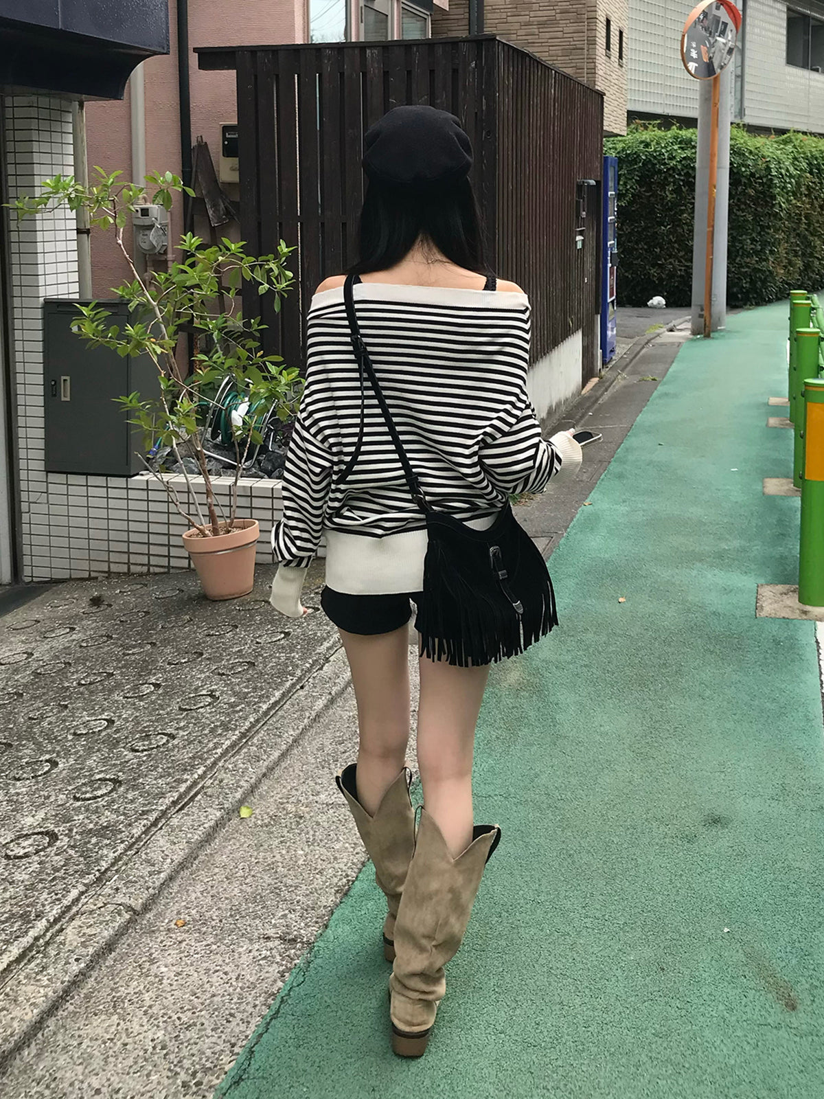 オフショルボーダーボタンニット