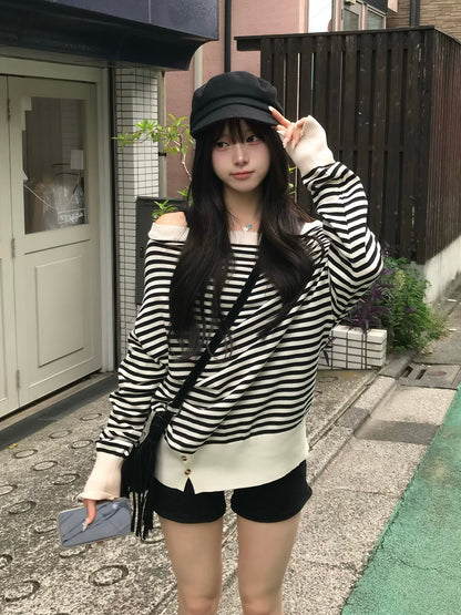 オフショルボーダーボタンニット