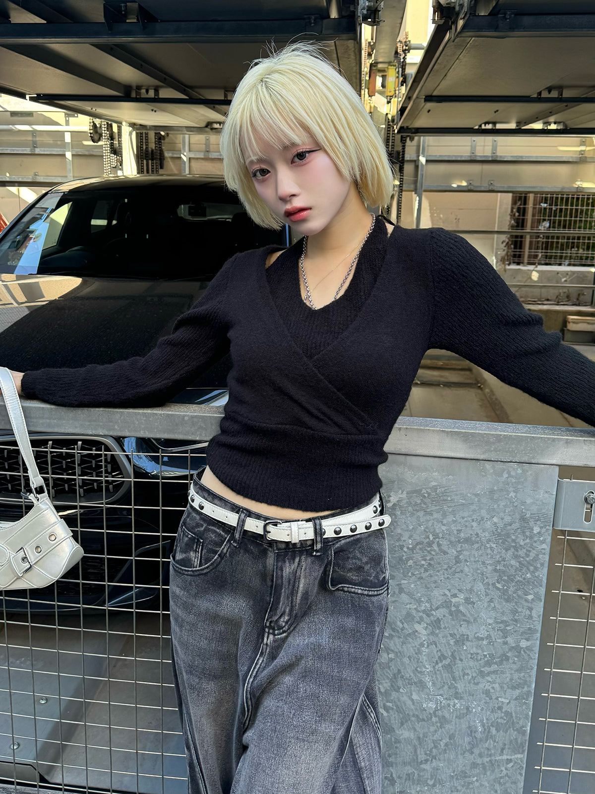 ホルターネックカシュクールニット