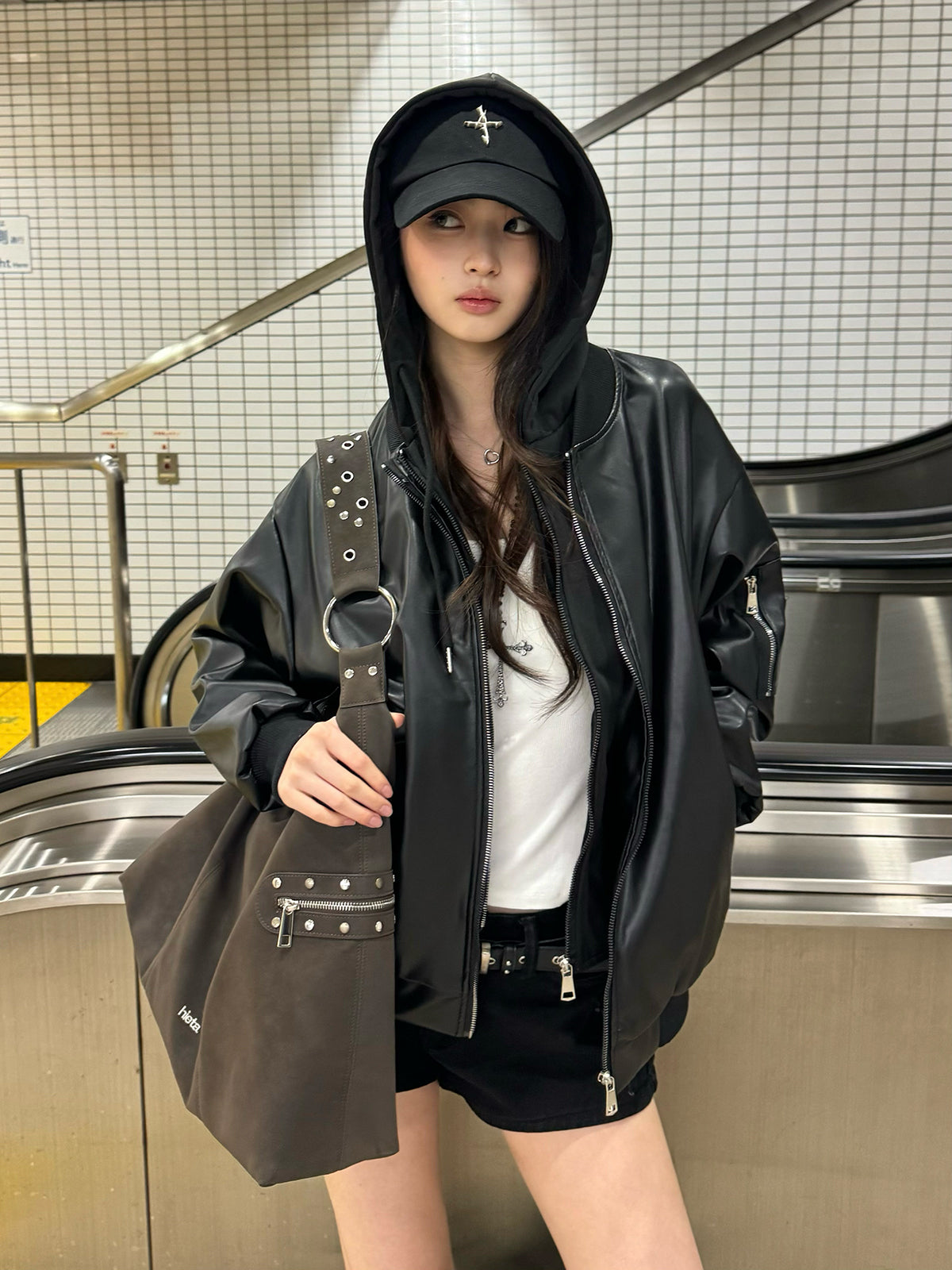 フーディージップレザータッチジャケット