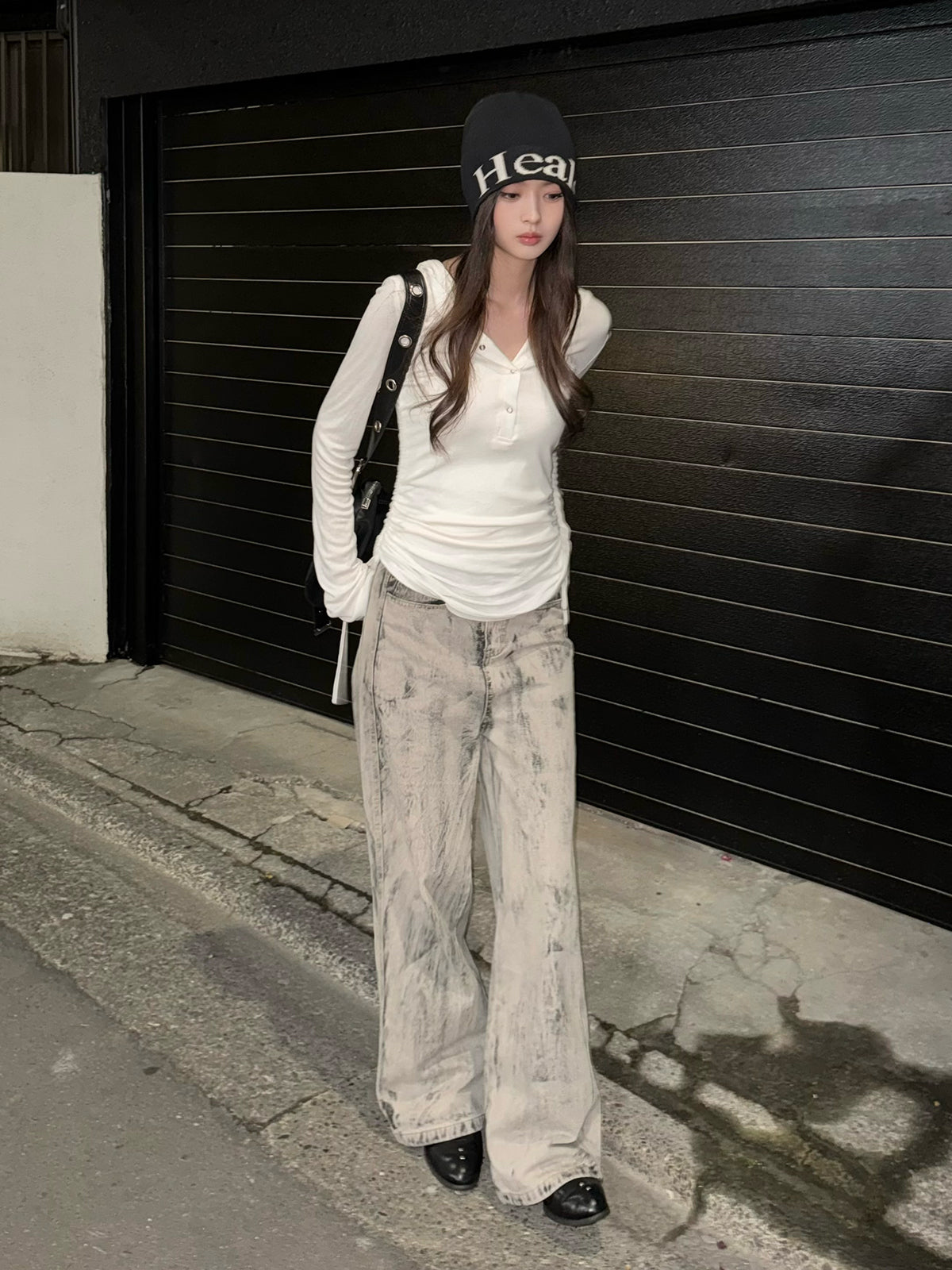 グレーウォッシュデニムパンツ