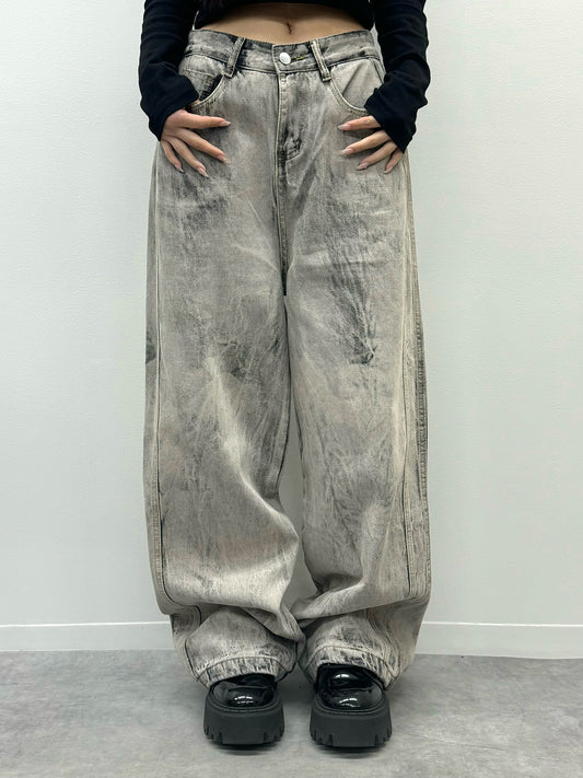 グレーウォッシュデニムパンツ