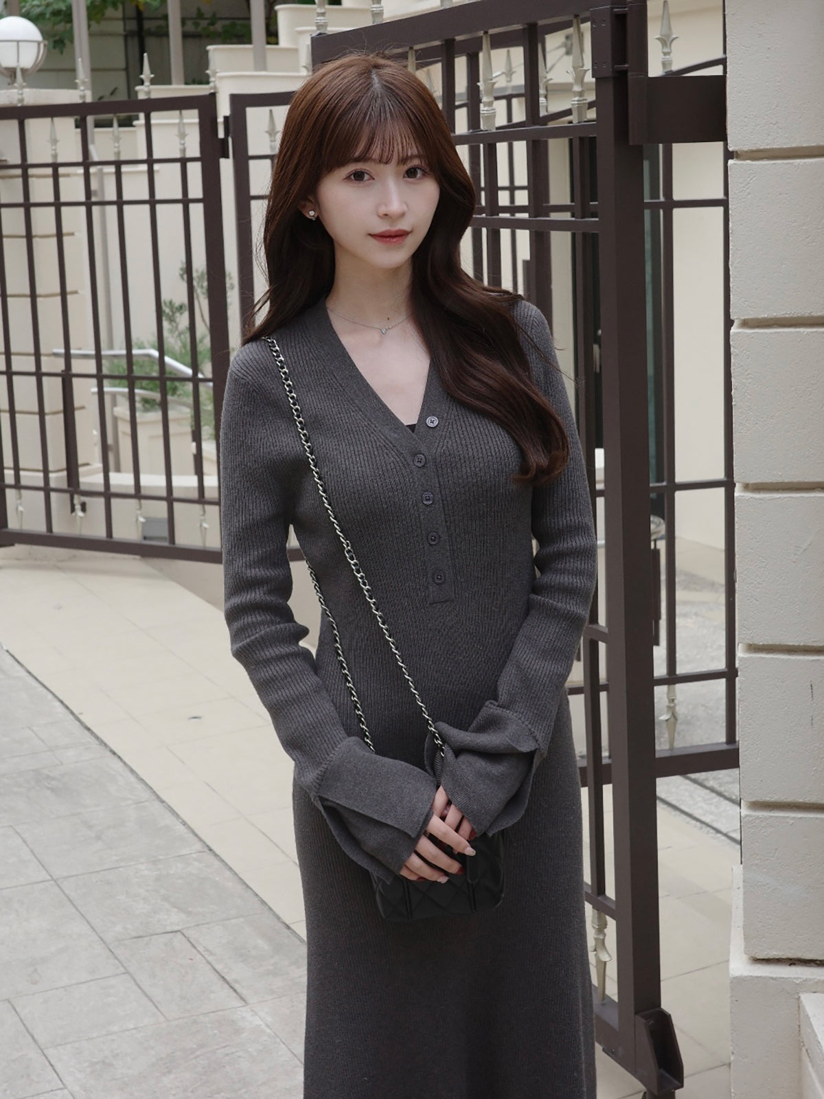 フロントボタンフレアニットワンピース【一部予約】 – ANDOR ONLINE