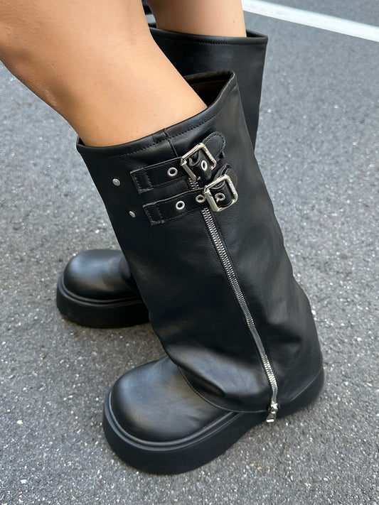 Platform wide shaft boots