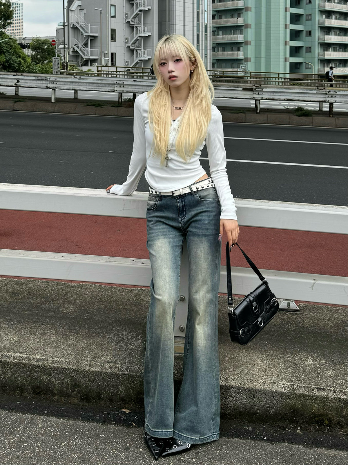 洗水半喇叭牛仔裤