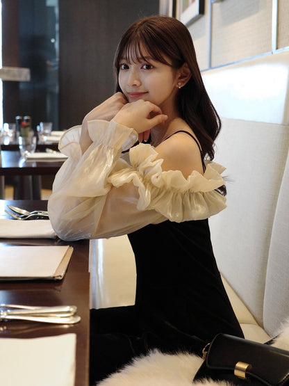 露肩荷叶边天鹅绒连衣裙