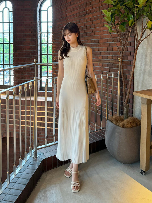 Sleeveless ribbed knit dress