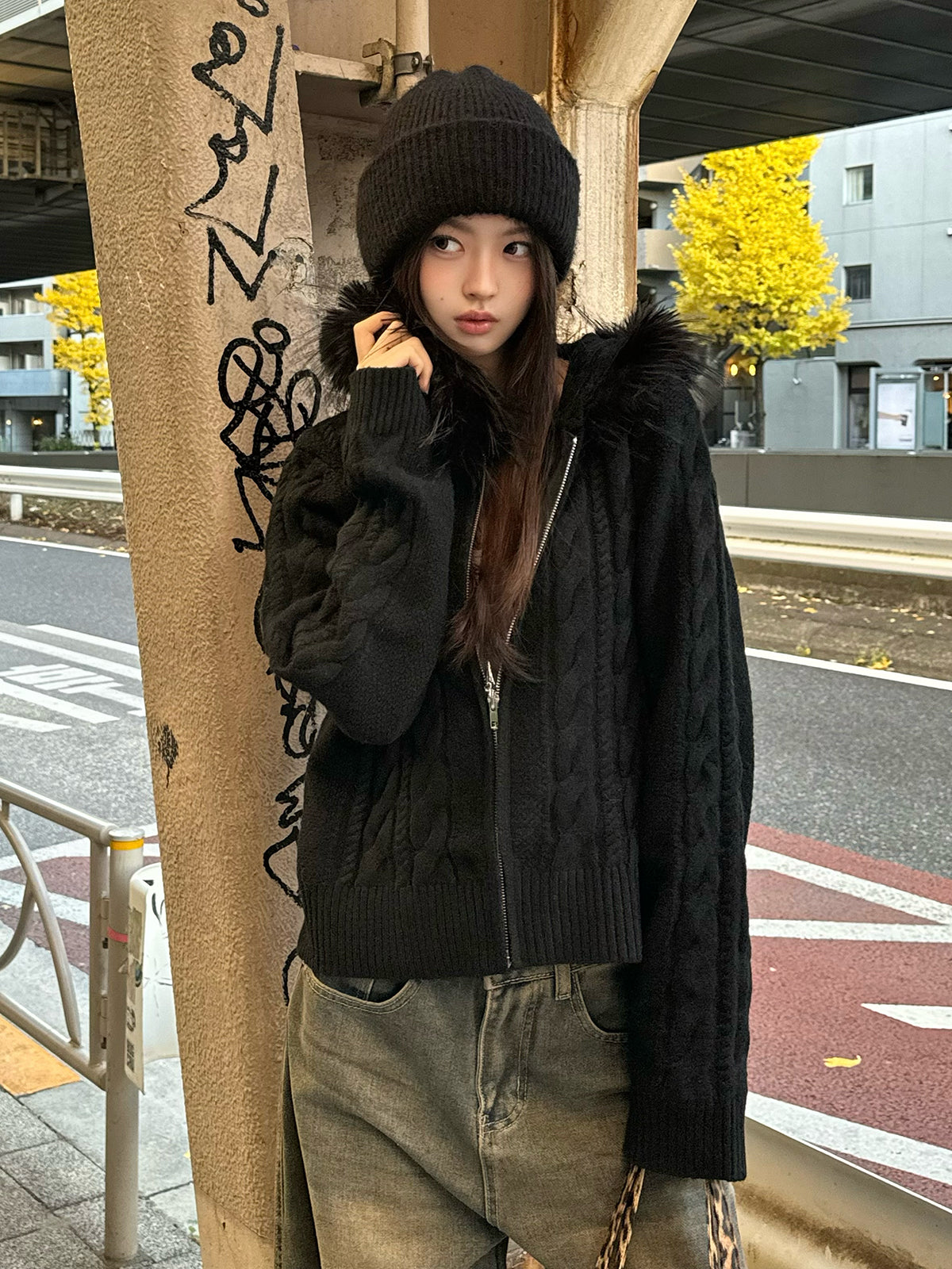 ツイストニットファータッチフーディーパーカー – ANDOR ONLINE