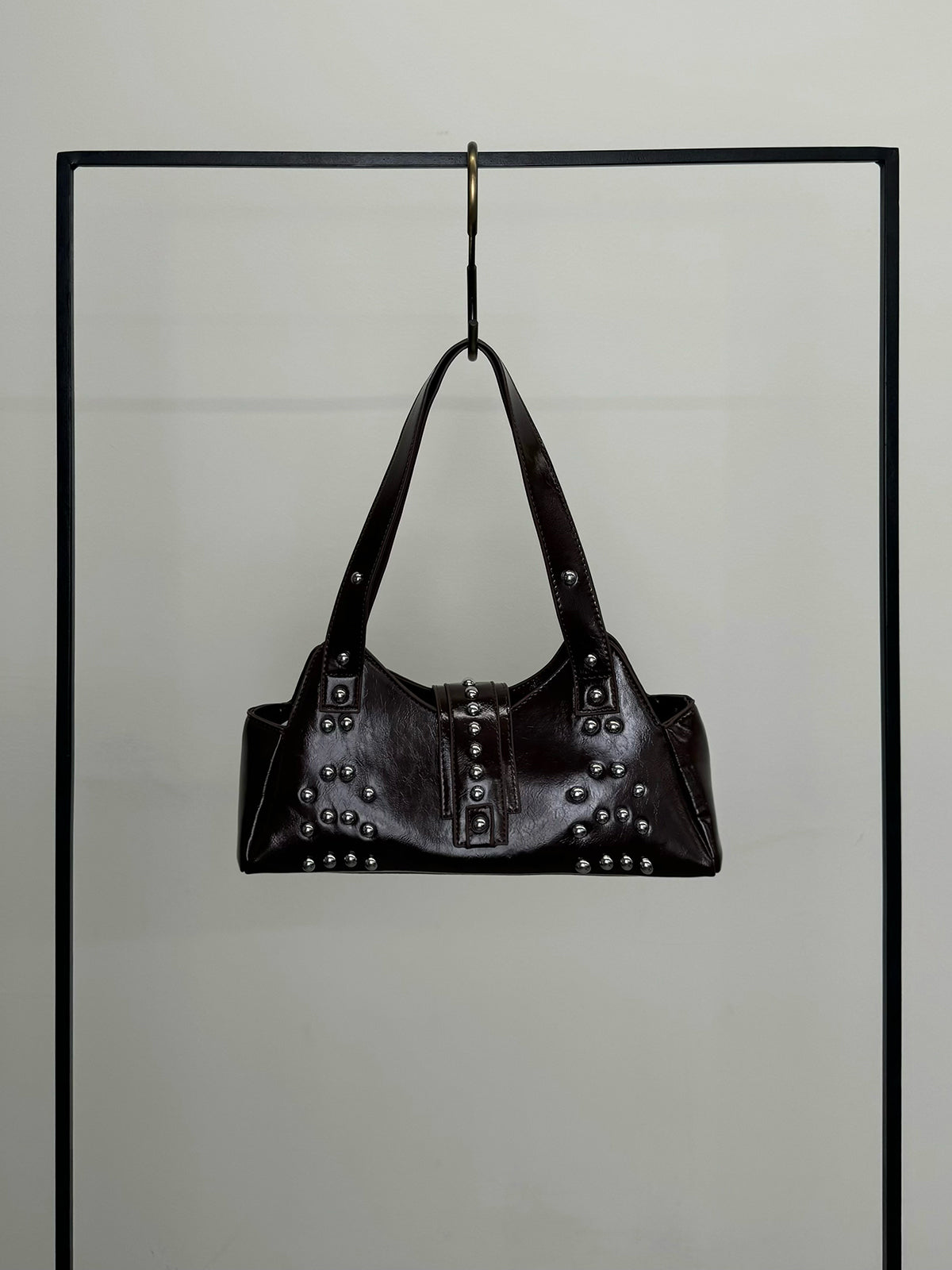 レザータッチスタッズハンドバッグ – ANDOR ONLINE