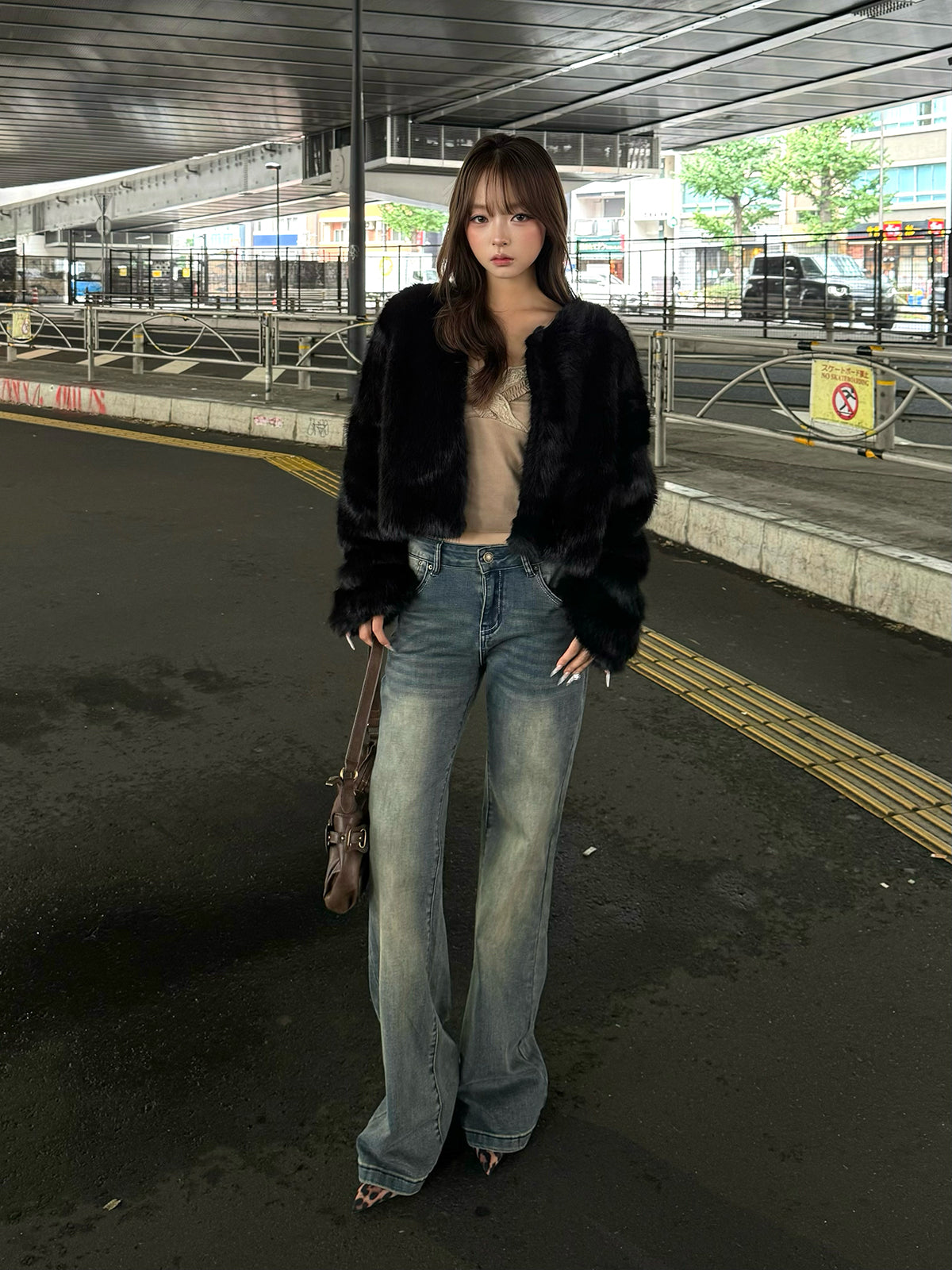 洗水半喇叭牛仔裤