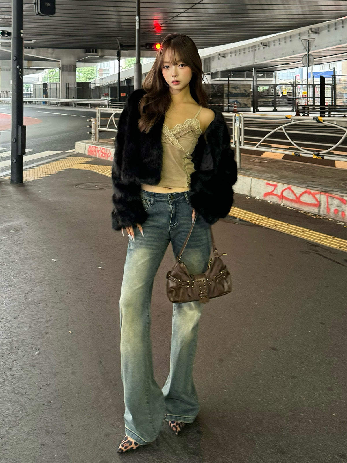 洗水半喇叭牛仔裤