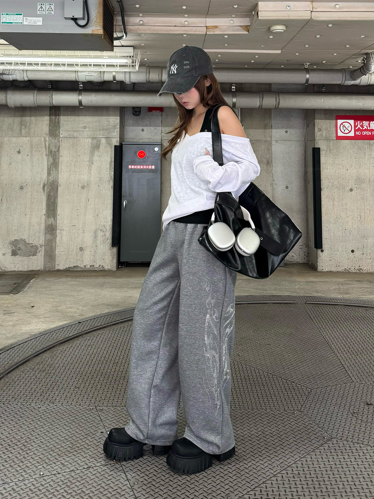 グリッターワイドスウェットパンツ