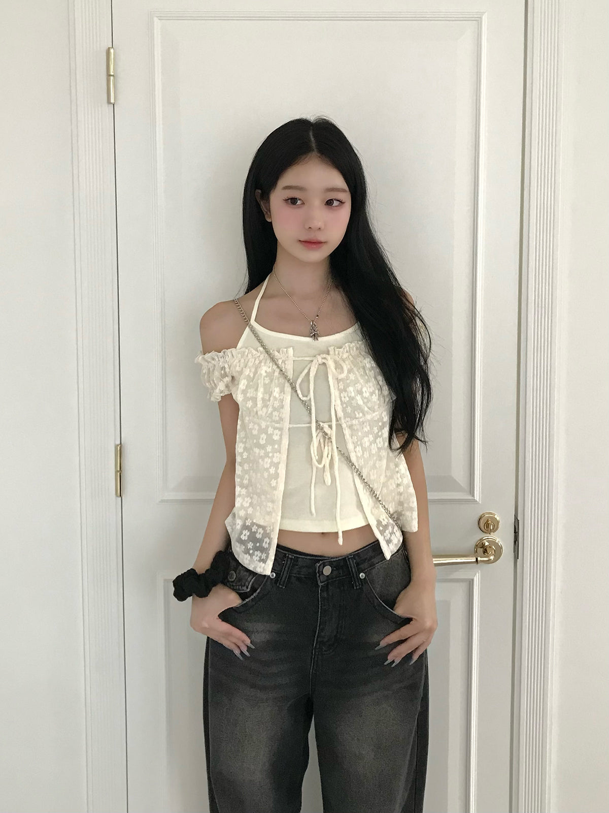 ホルターフラワーレースカットソー