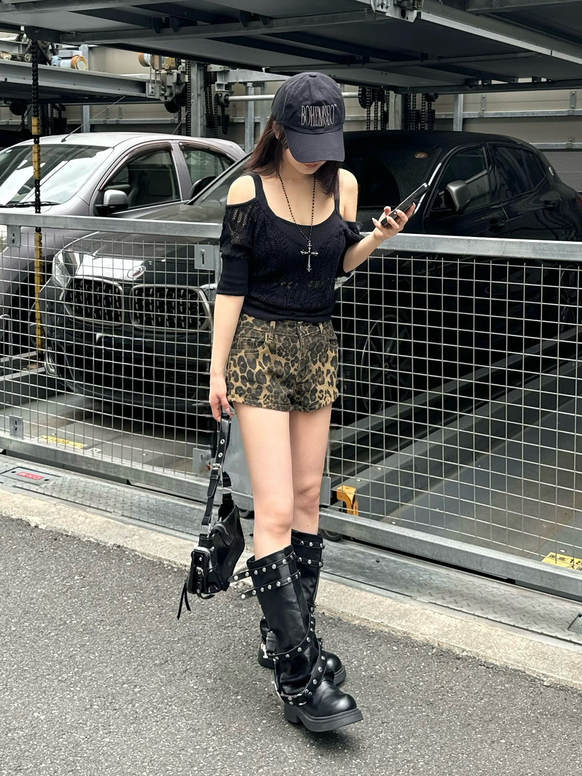 オープンショルダーメッシュニット