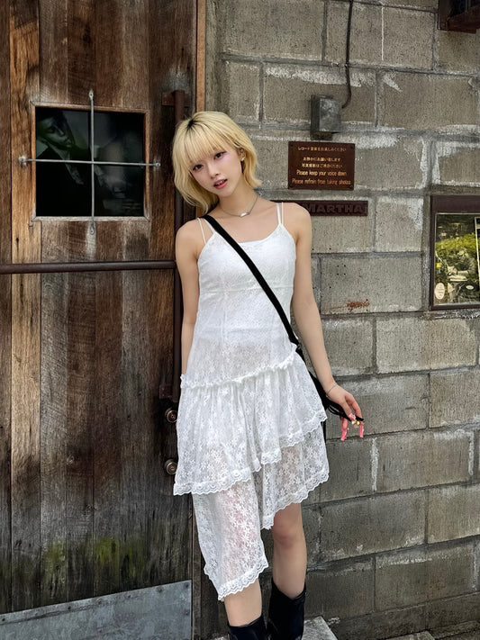 花卉蕾丝不规则下摆连衣裙