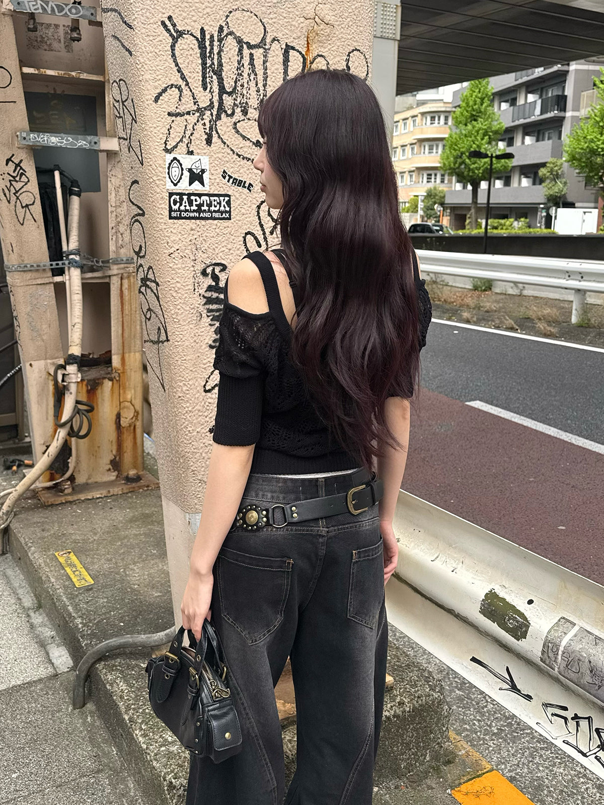 オープンショルダーメッシュニット