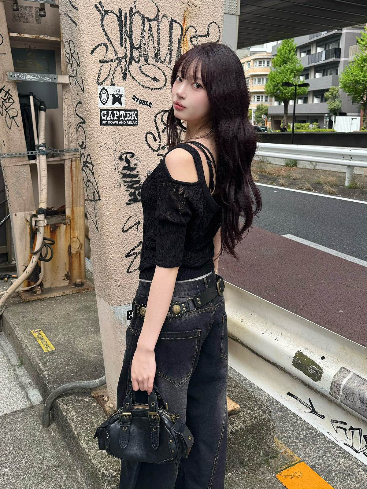 オープンショルダーメッシュニット