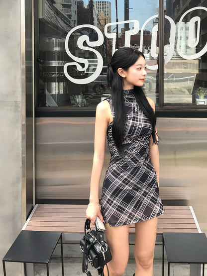 Sleeveless check tight mini dress