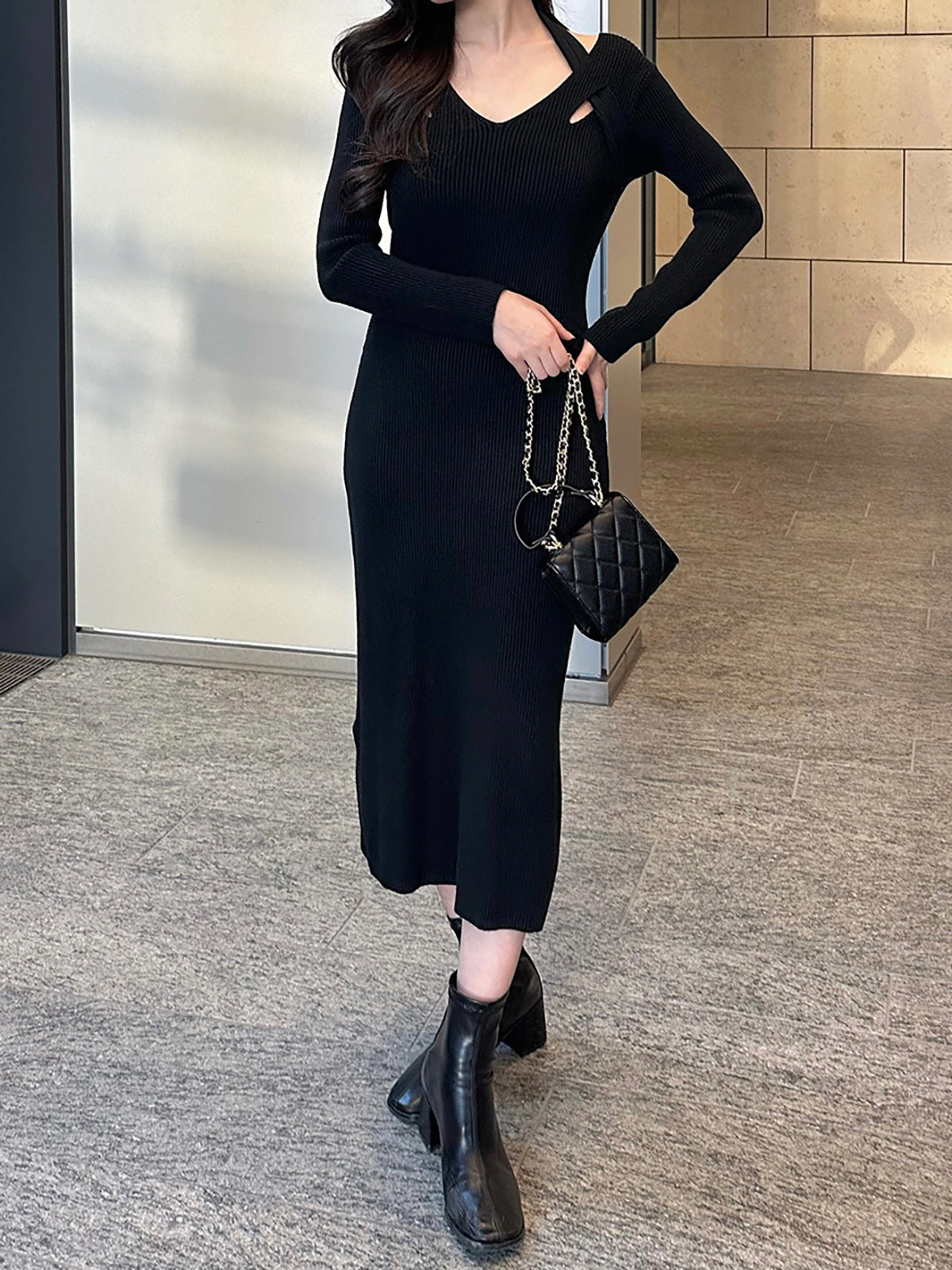 ホルターネックリブニットワンピース