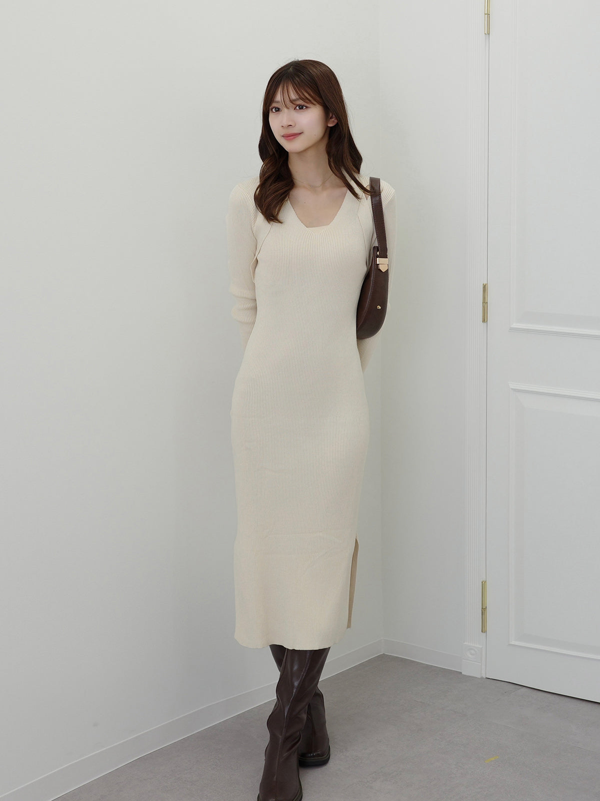 ホルターネックリブニットワンピース