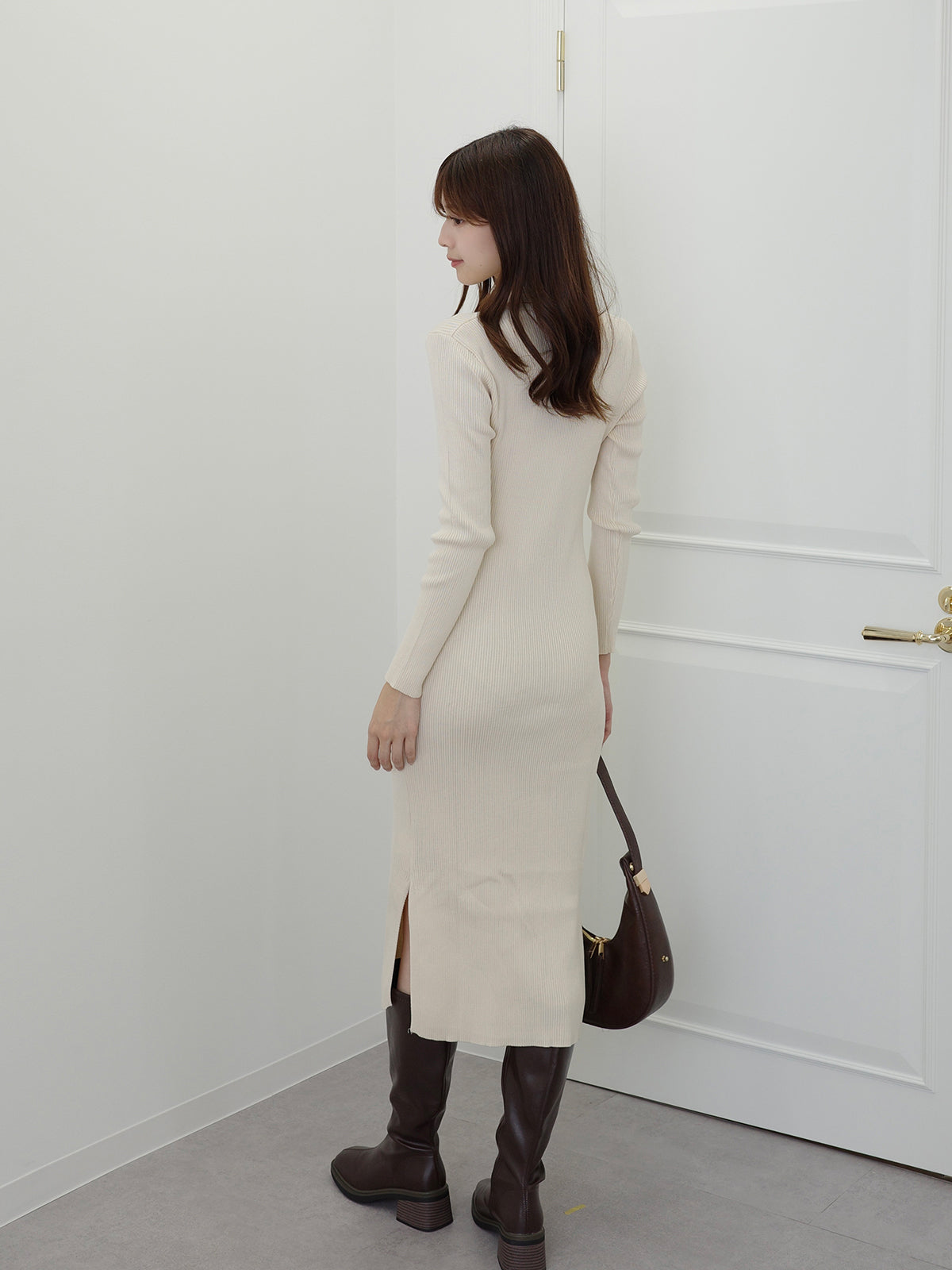 ホルターネックリブニットワンピース