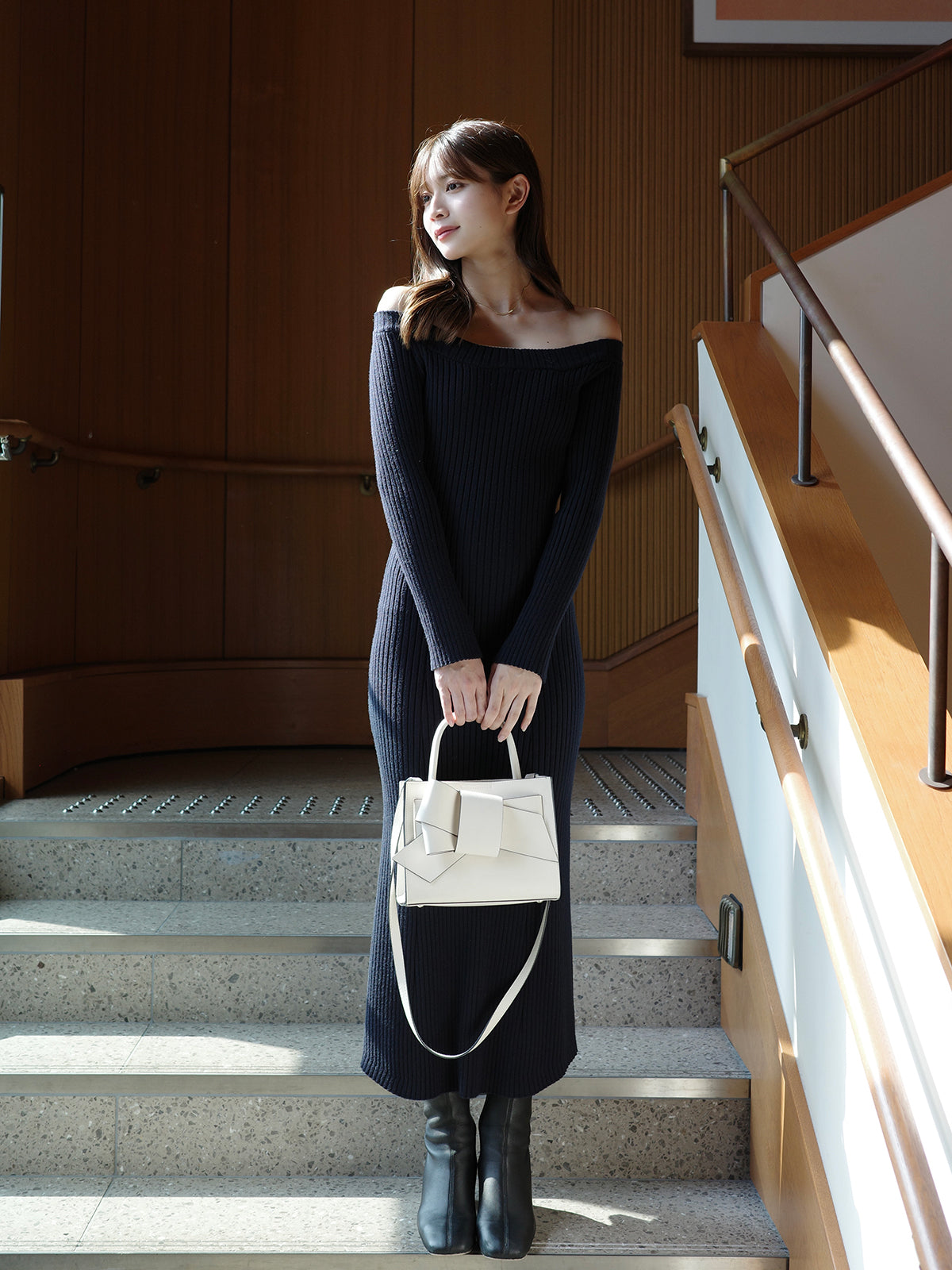 オフショルリブニットワンピース