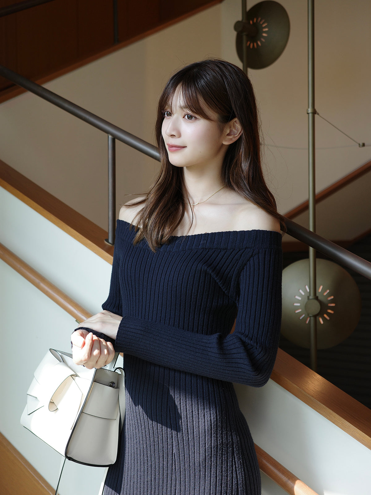 オフショルリブニットワンピース