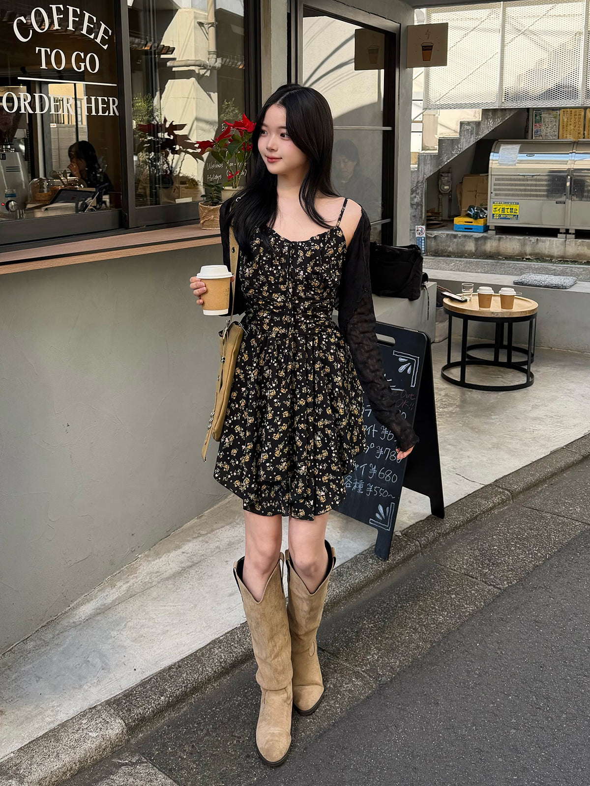 アンバランスヘムフラワーミニワンピース